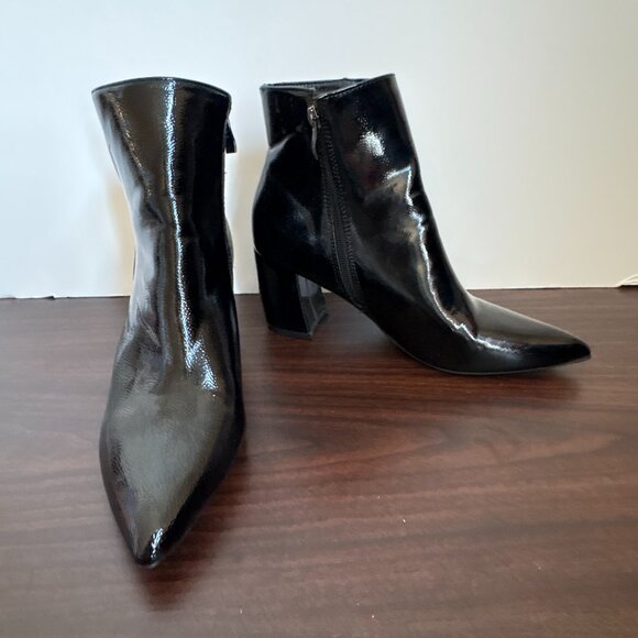 Olivia & Kate Shoes - Olivia & Kate Women's Black Patent Finish Ankle Boots Zipper Size 9